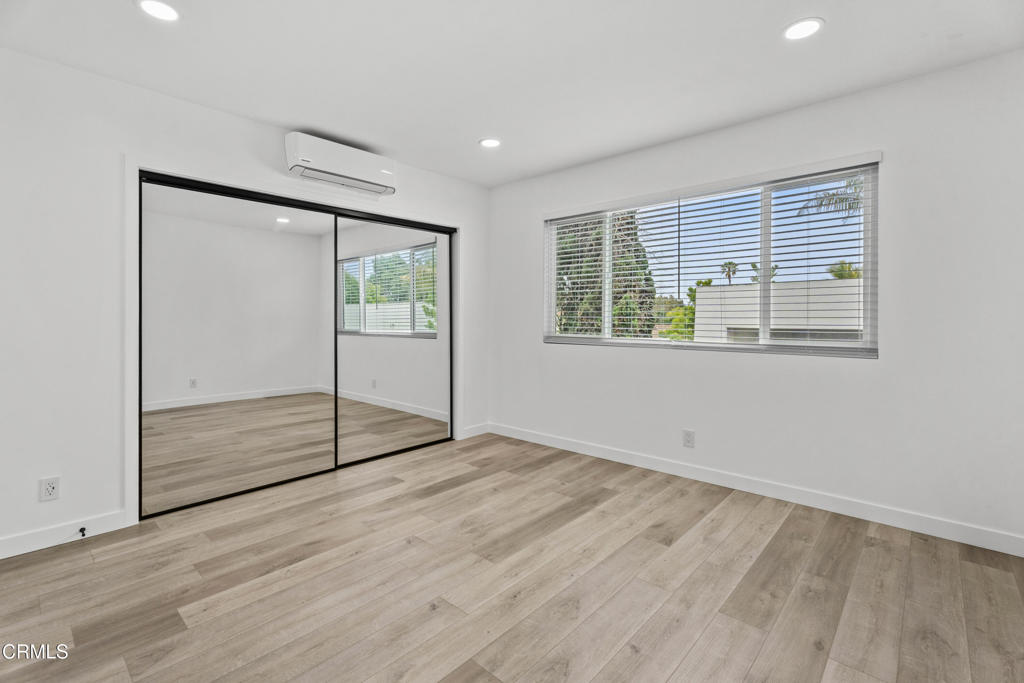 6721 S Springpark Avenue 3A