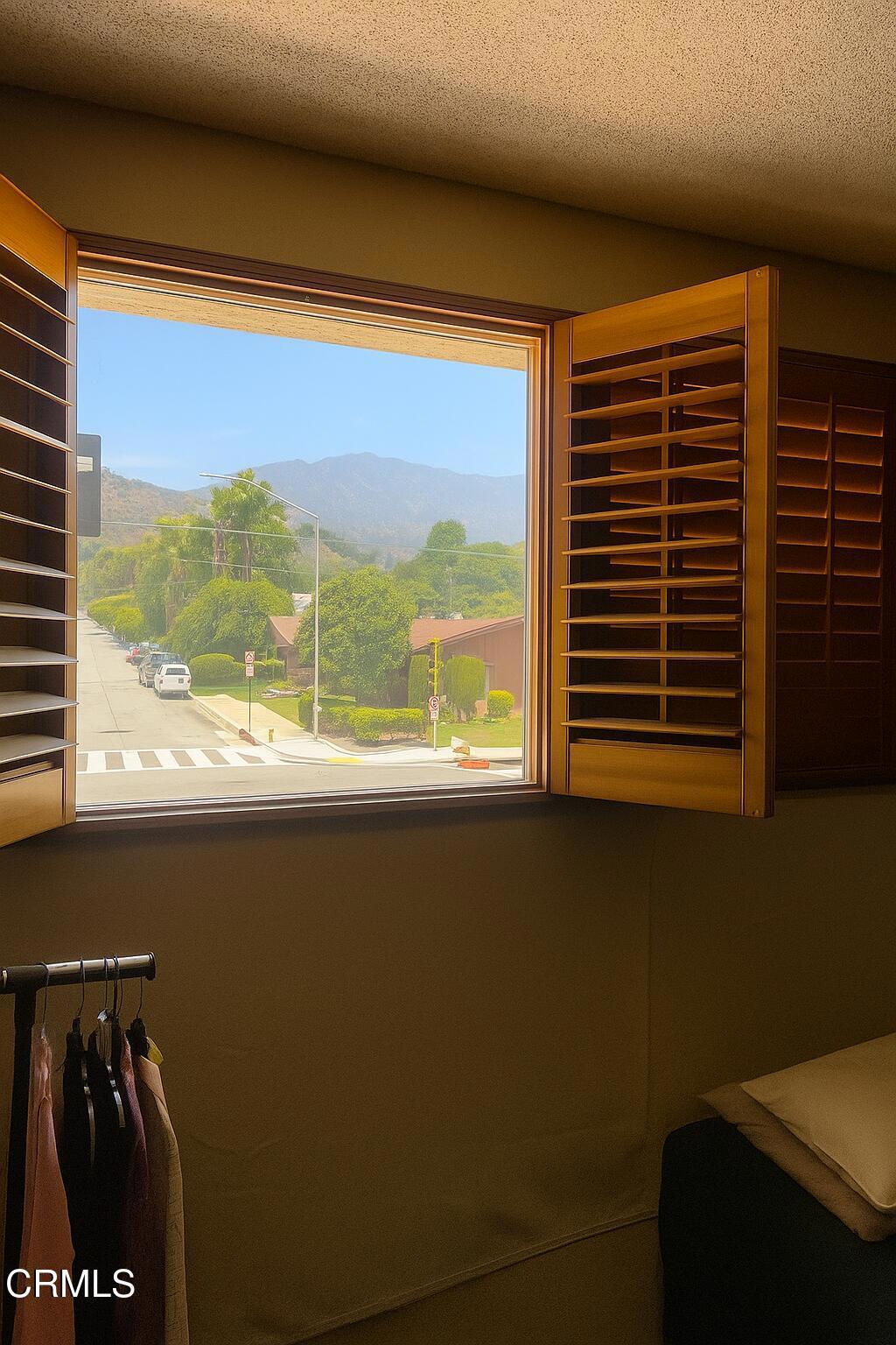 758 W Foothill Boulevard