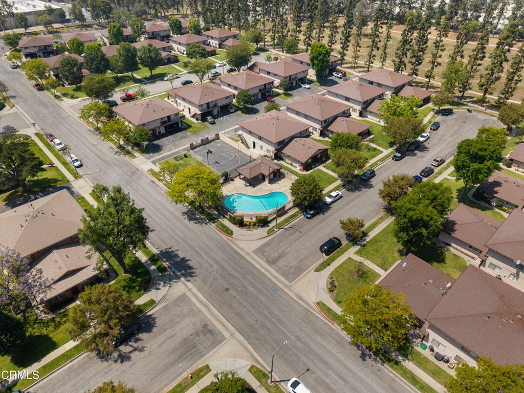 1124 W Calle Del Sol 1