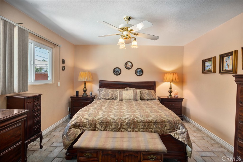 2511 E Oshkosh Avenue