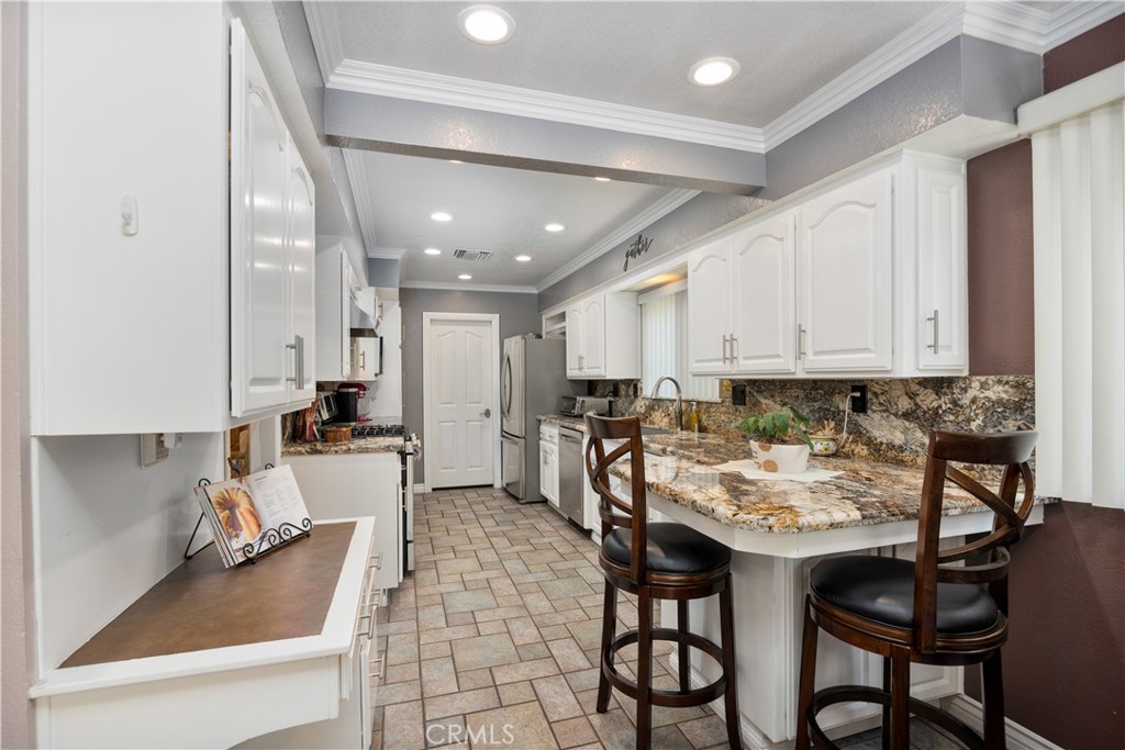 2511 E Oshkosh Avenue