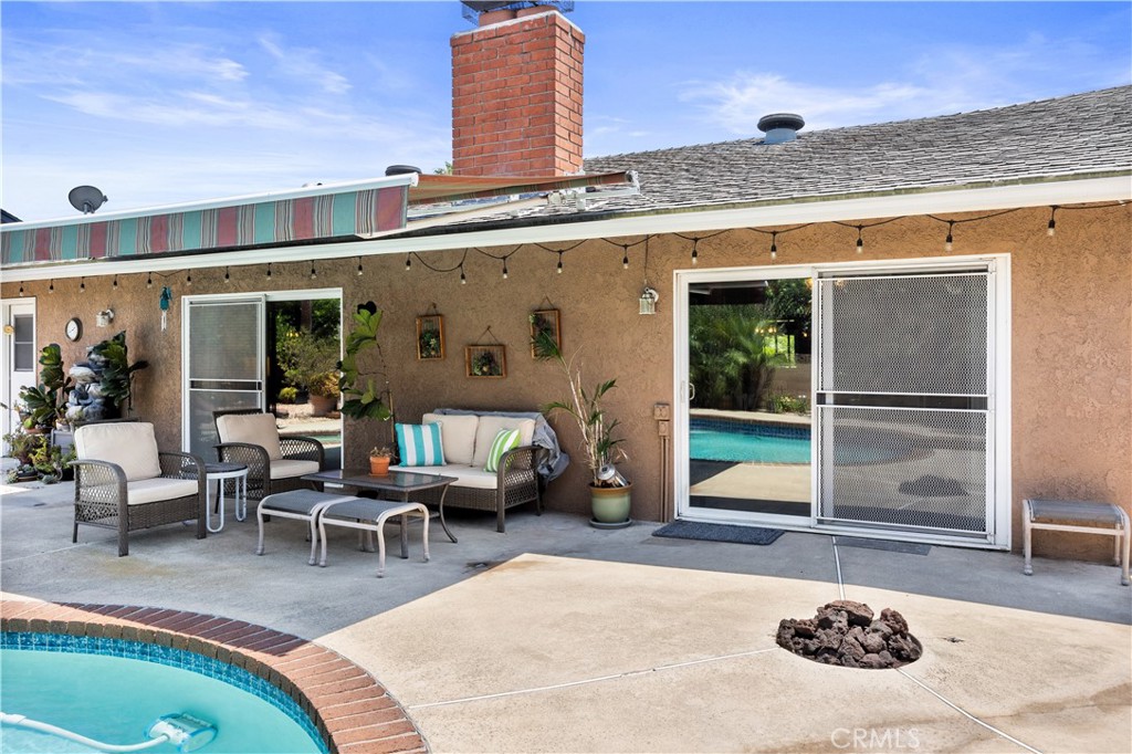 2511 E Oshkosh Avenue