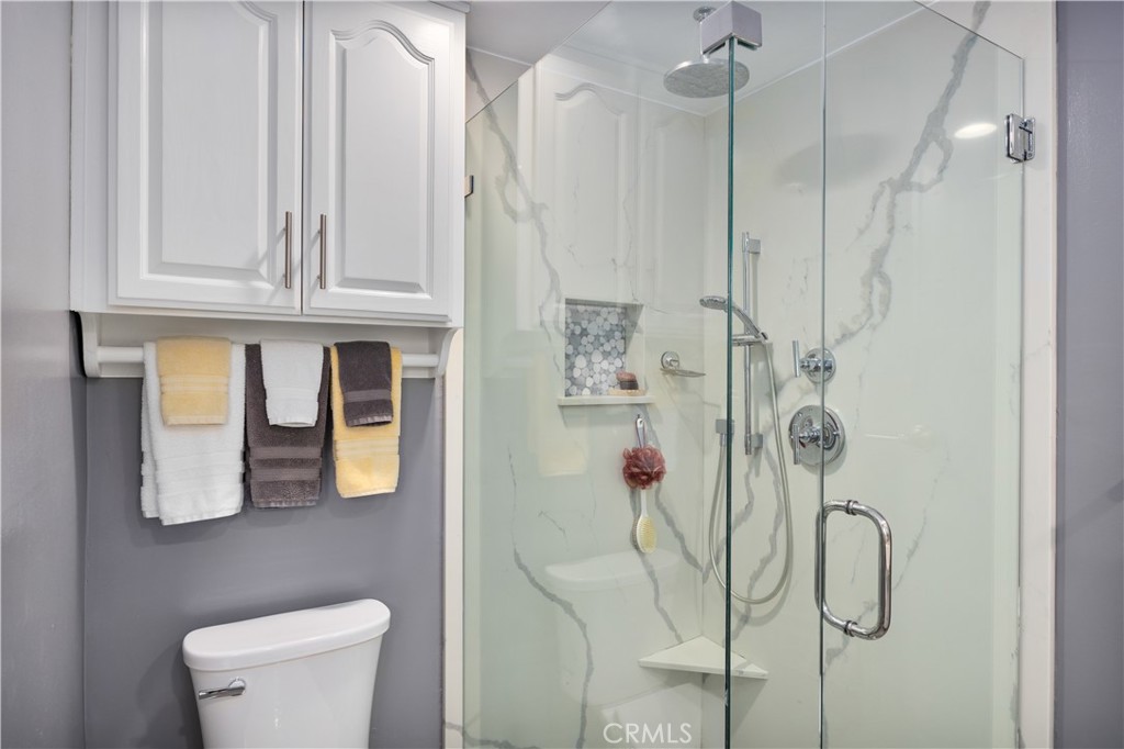 2511 E Oshkosh Avenue