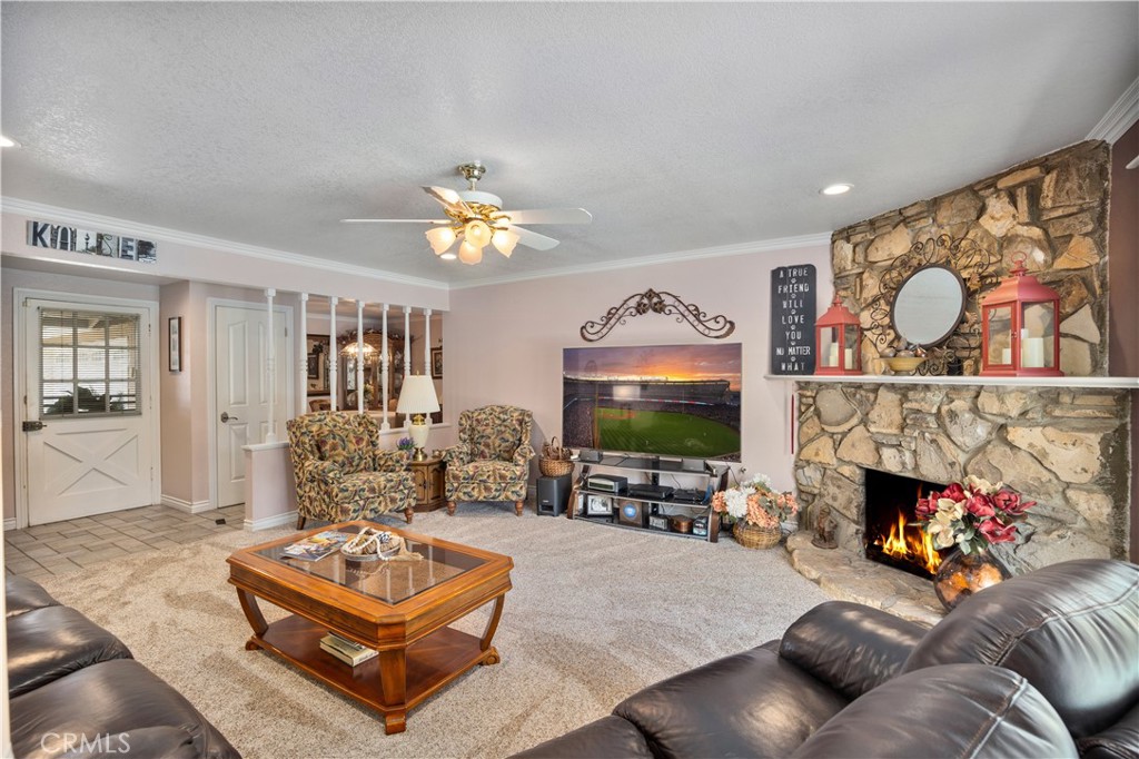 2511 E Oshkosh Avenue