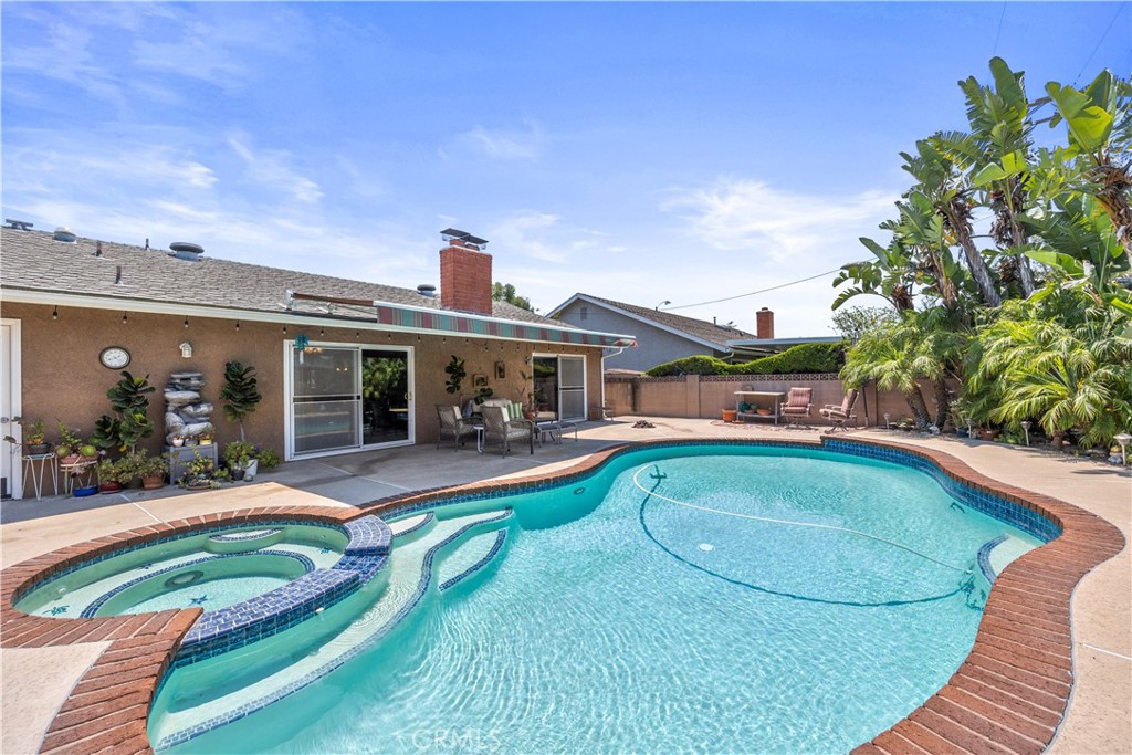 2511 E Oshkosh Avenue