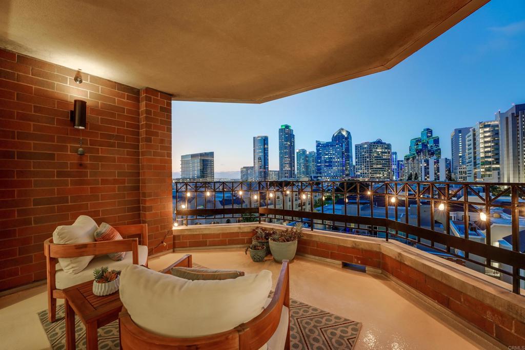 500 W Harbor Drive 903