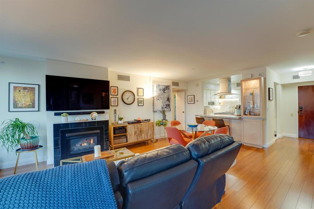 500 W Harbor Drive 903