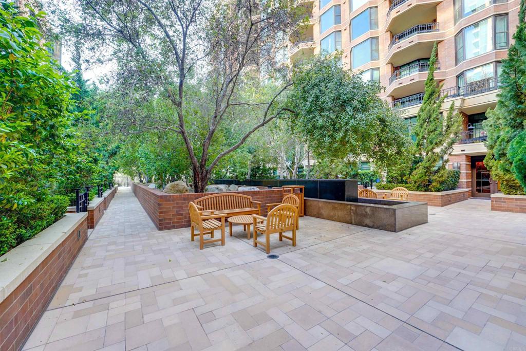 500 W Harbor Drive 903