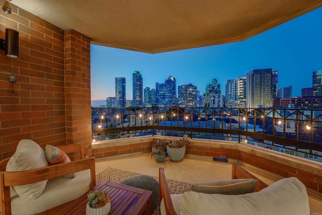 500 W Harbor Drive 903