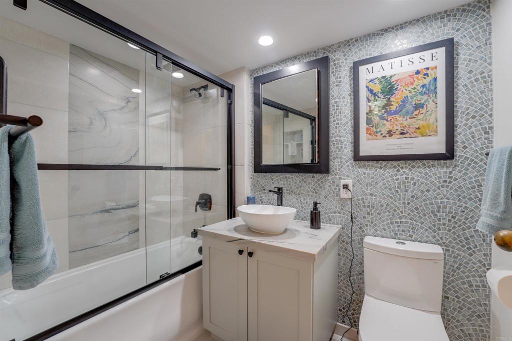 500 W Harbor Drive 903