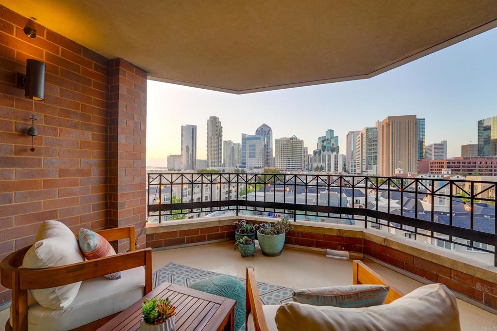 500 W Harbor Drive 903