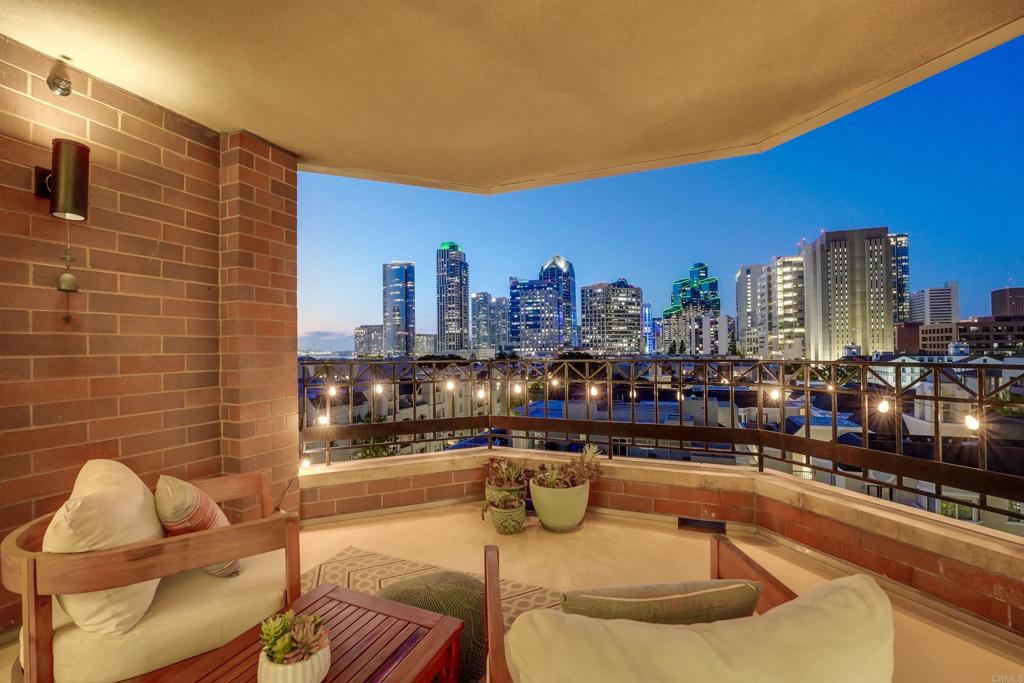 500 W Harbor Drive 903