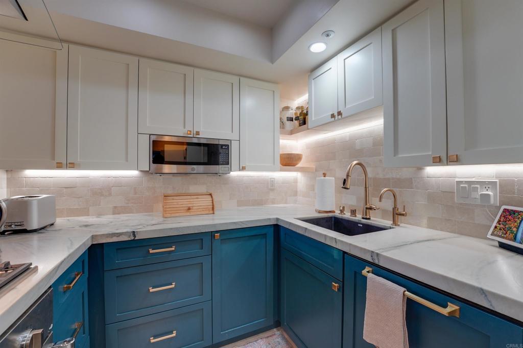 500 W Harbor Drive 903