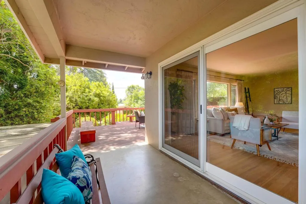 1115 W 11th Avenue, Escondido