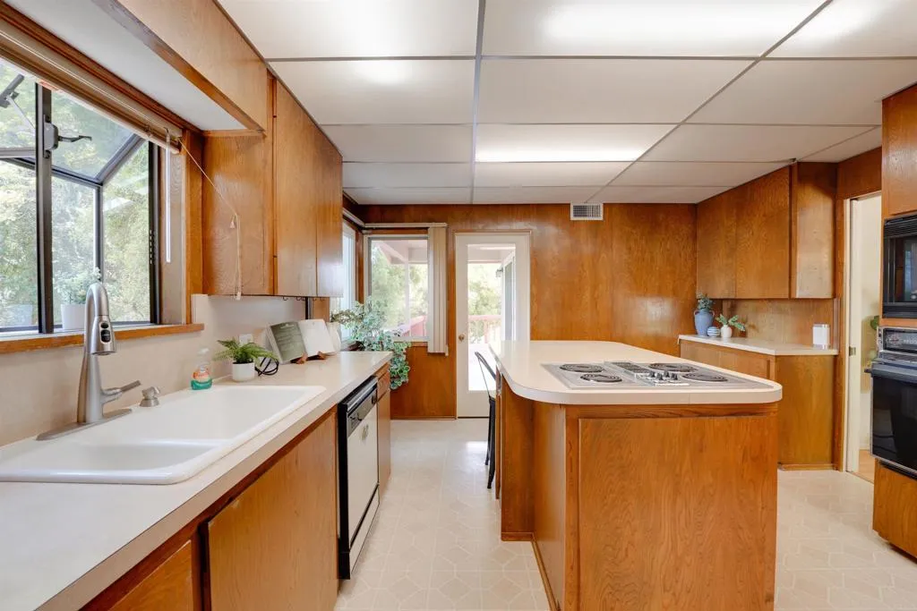 1115 W 11th Avenue, Escondido