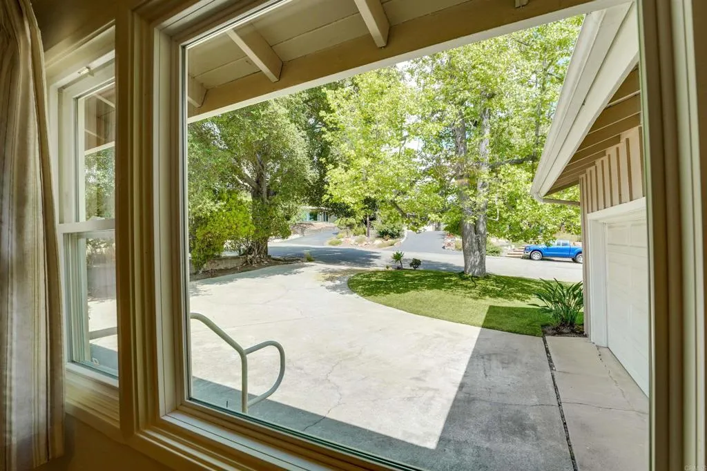 1115 W 11th Avenue, Escondido