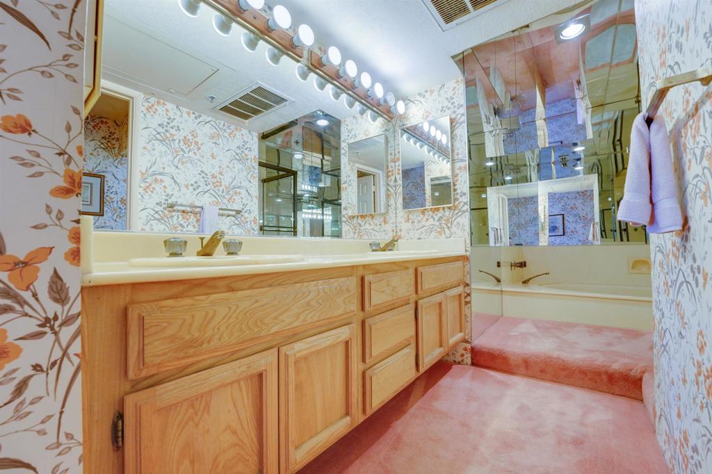 5665 Friars Road 254 & 256