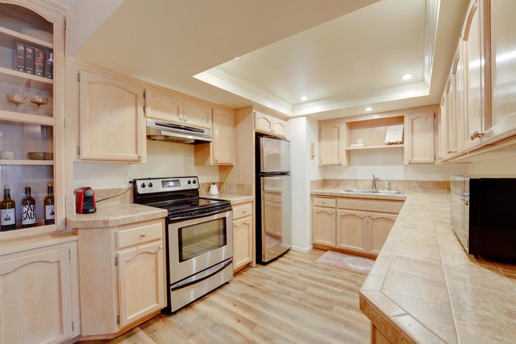 4900 Rosehedge Drive 208