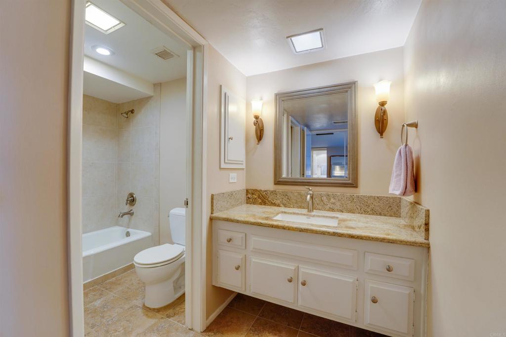 4900 Rosehedge Drive 208