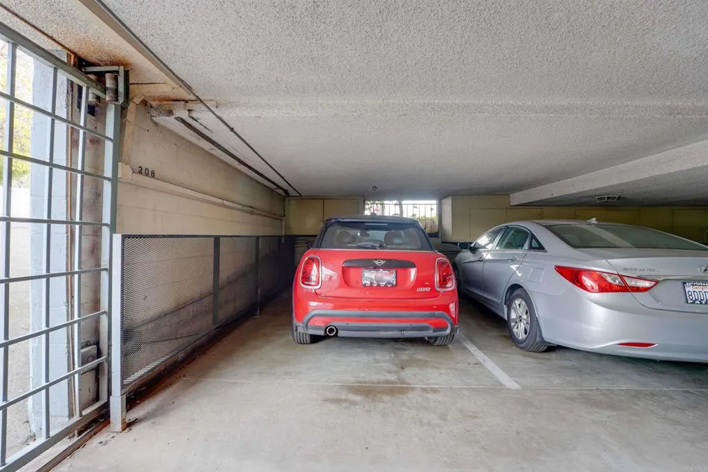 4900 Rosehedge Drive Unit 208