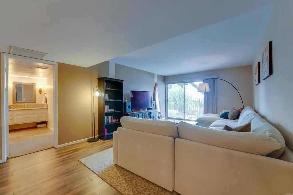 4900 Rosehedge Drive Unit 208