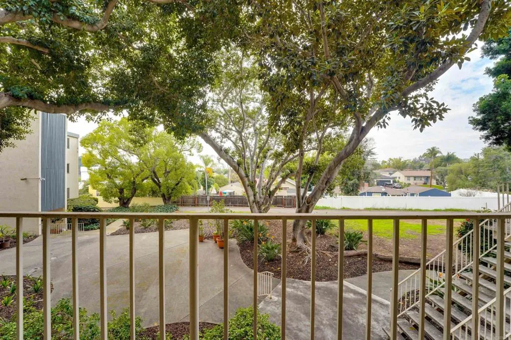 4900 Rosehedge Drive Unit 208