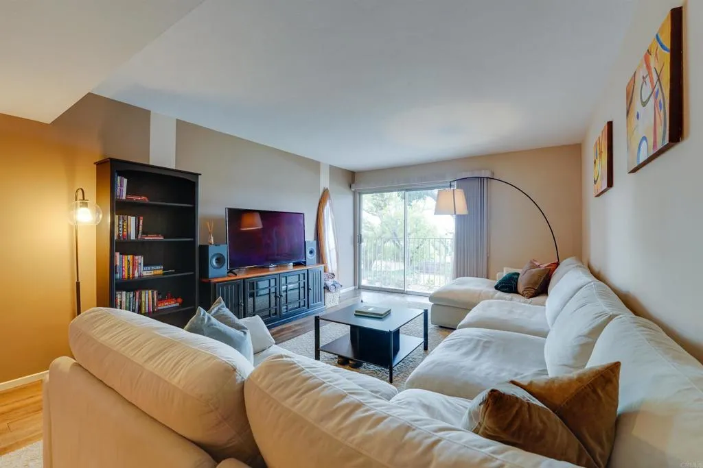 4900 Rosehedge Drive Unit 208