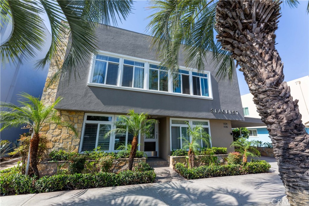 1174 E Ocean Boulevard 9