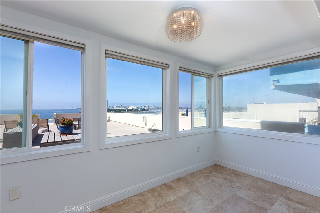 1174 E Ocean Boulevard 9