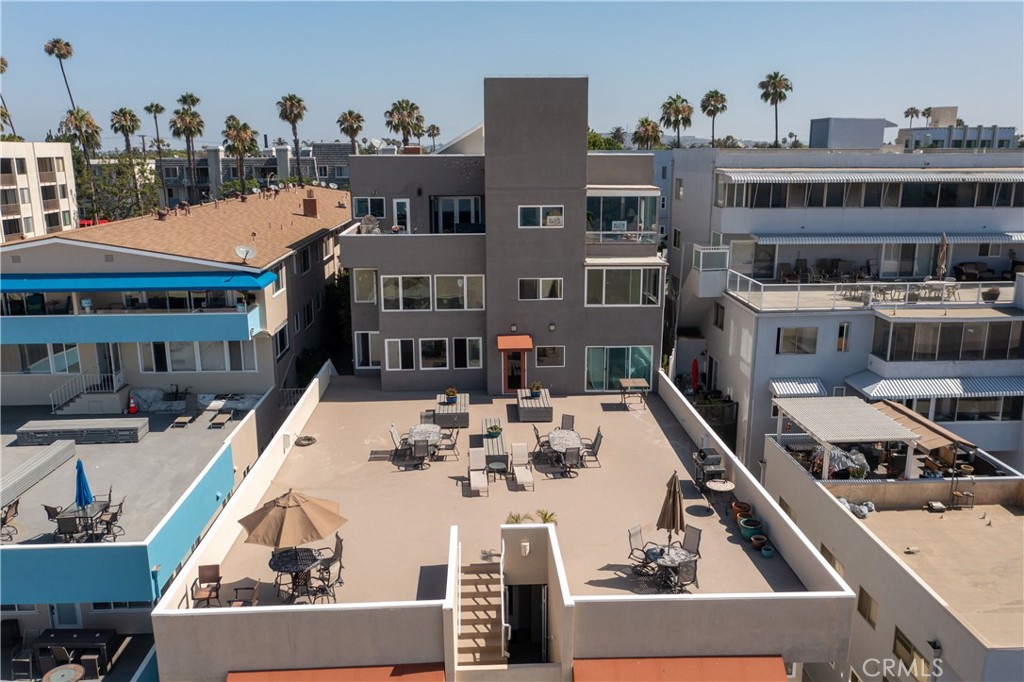 1174 E Ocean Boulevard 9