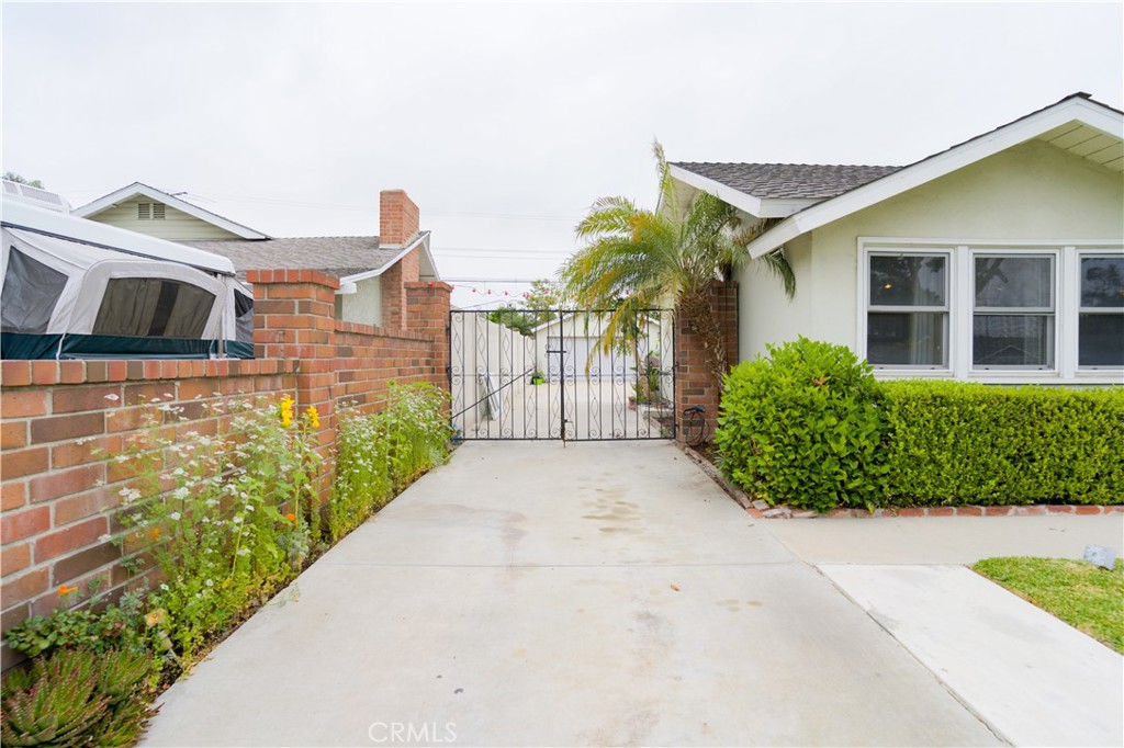 11922 Martha Ann Dr