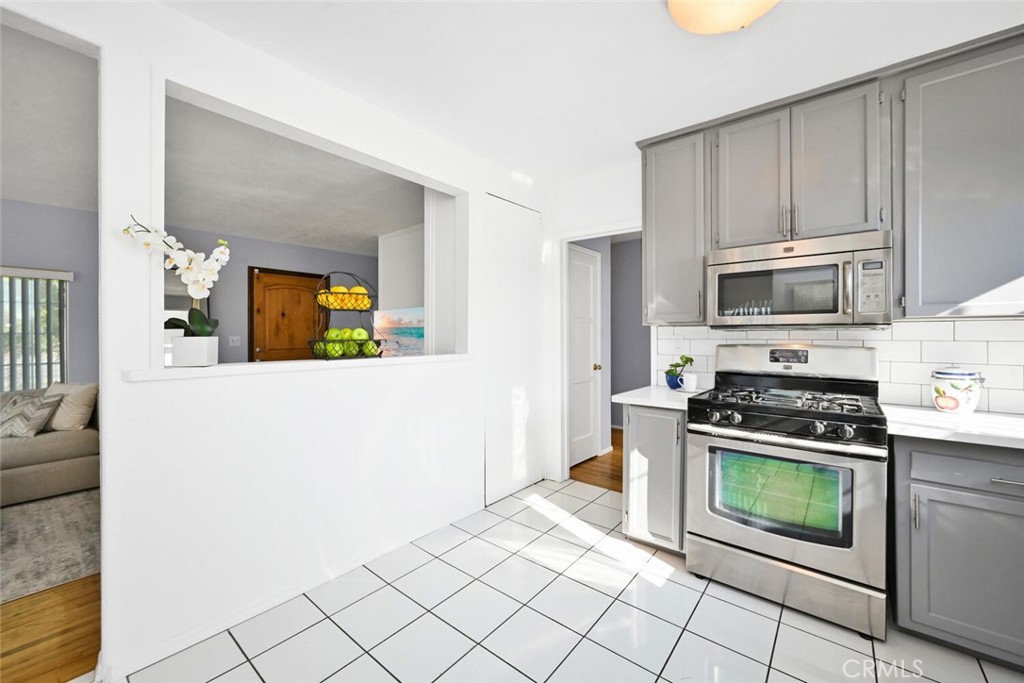 740 W Rosecrans Avenue