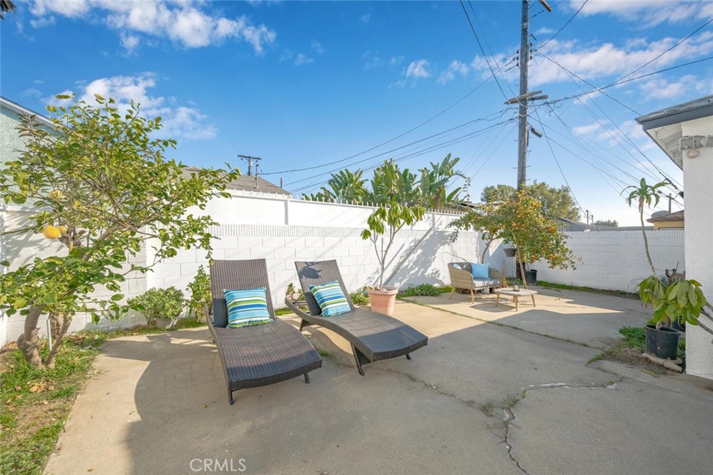 740 W Rosecrans Avenue