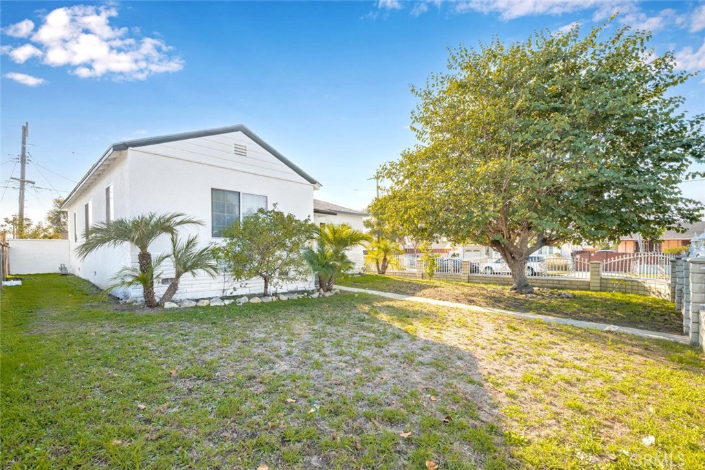 740 W Rosecrans Avenue