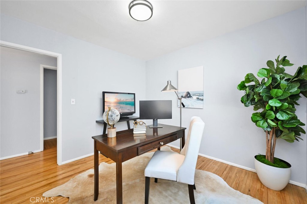 740 W Rosecrans Avenue