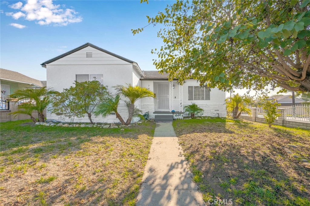 740 W Rosecrans Avenue