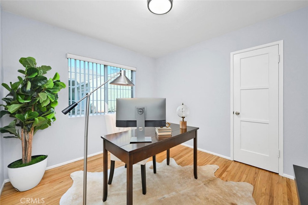 740 W Rosecrans Avenue