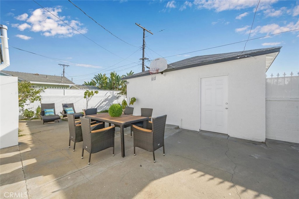 740 W Rosecrans Avenue