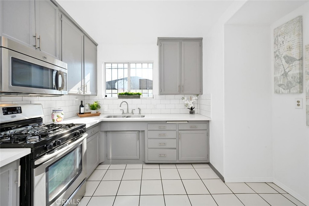 740 W Rosecrans Avenue