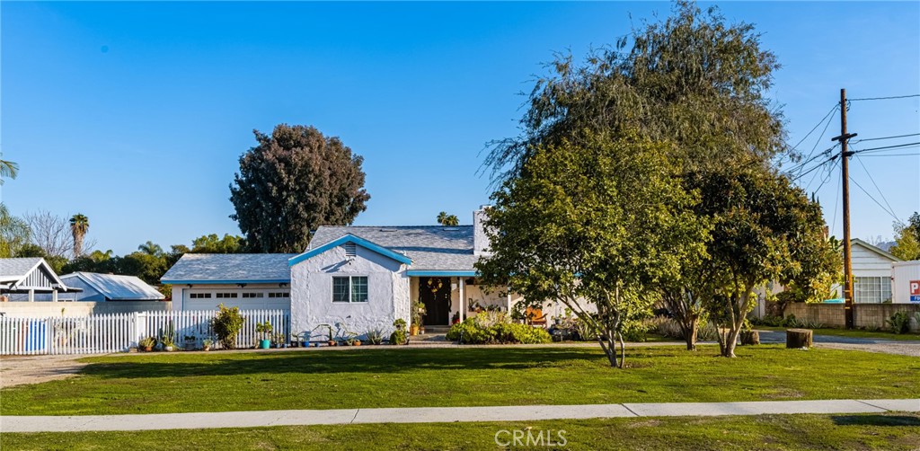 1138 Valencia Avenue 40