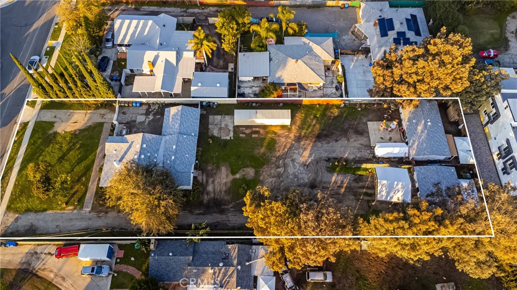 1138 Valencia Avenue 40