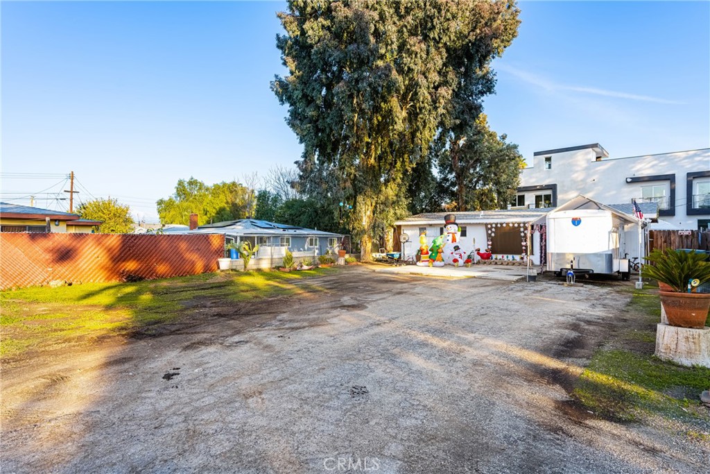 1138 Valencia Avenue 40