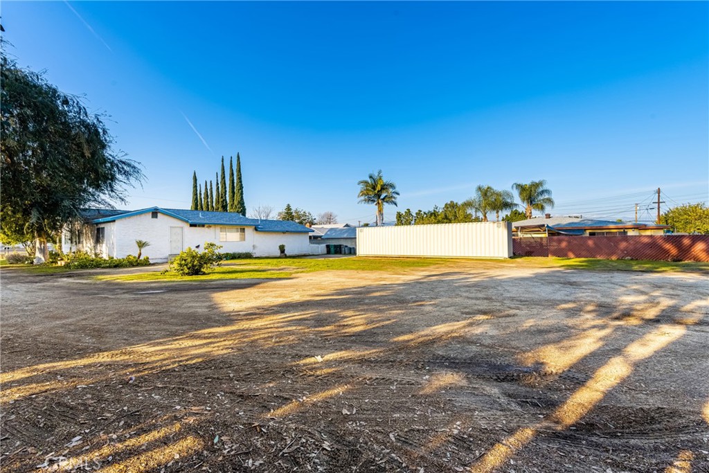 1138 Valencia Avenue 40