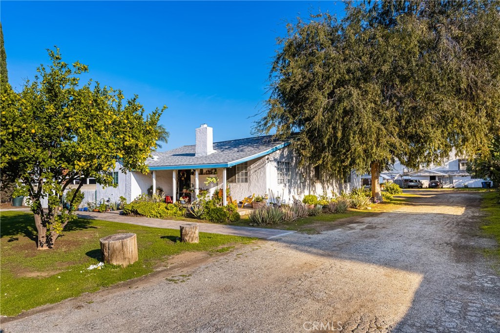 1138 Valencia Avenue 40