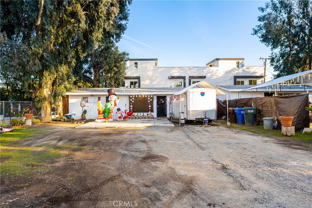 1138 Valencia Avenue 40