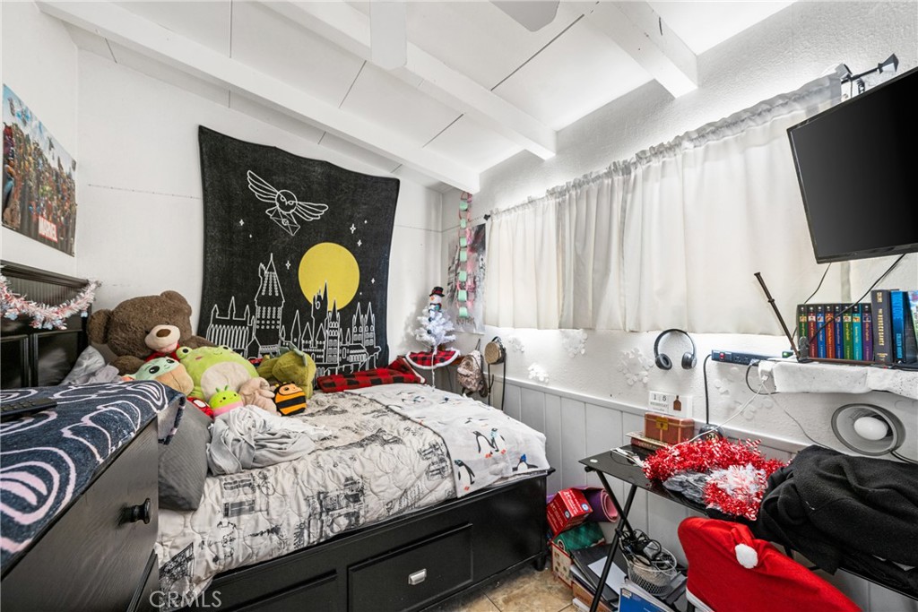 1138 Valencia Avenue 40