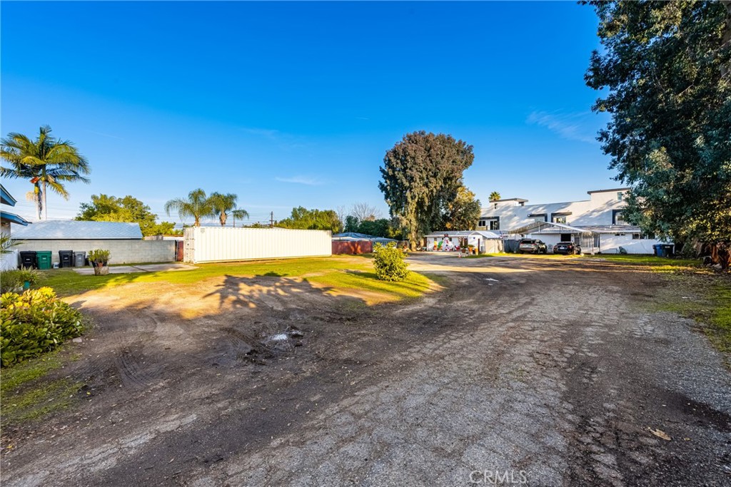 1138 Valencia Avenue 40