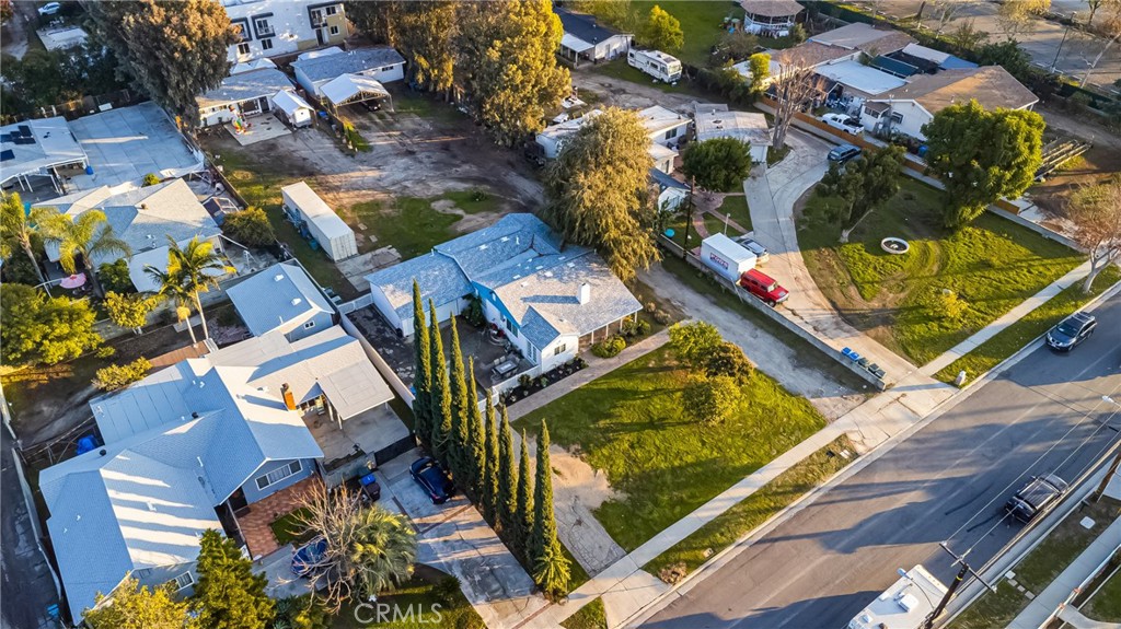 1138 Valencia Avenue 40