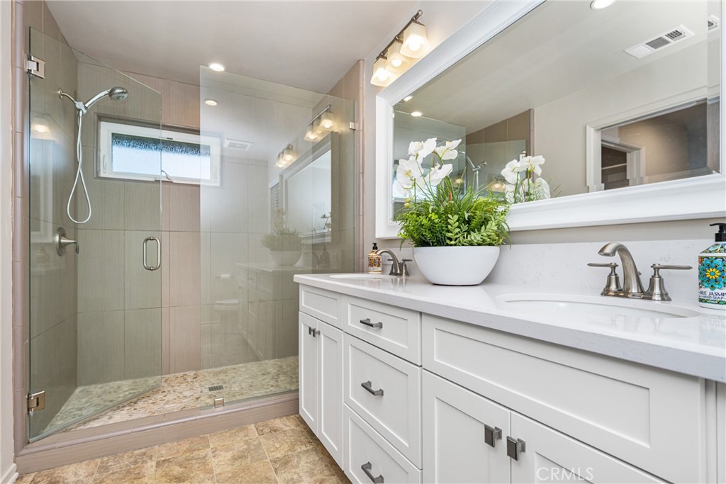 16772 Robert Lane
