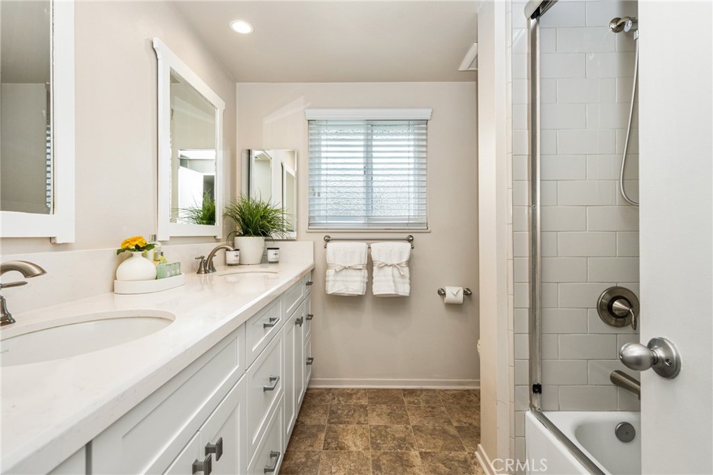16772 Robert Lane